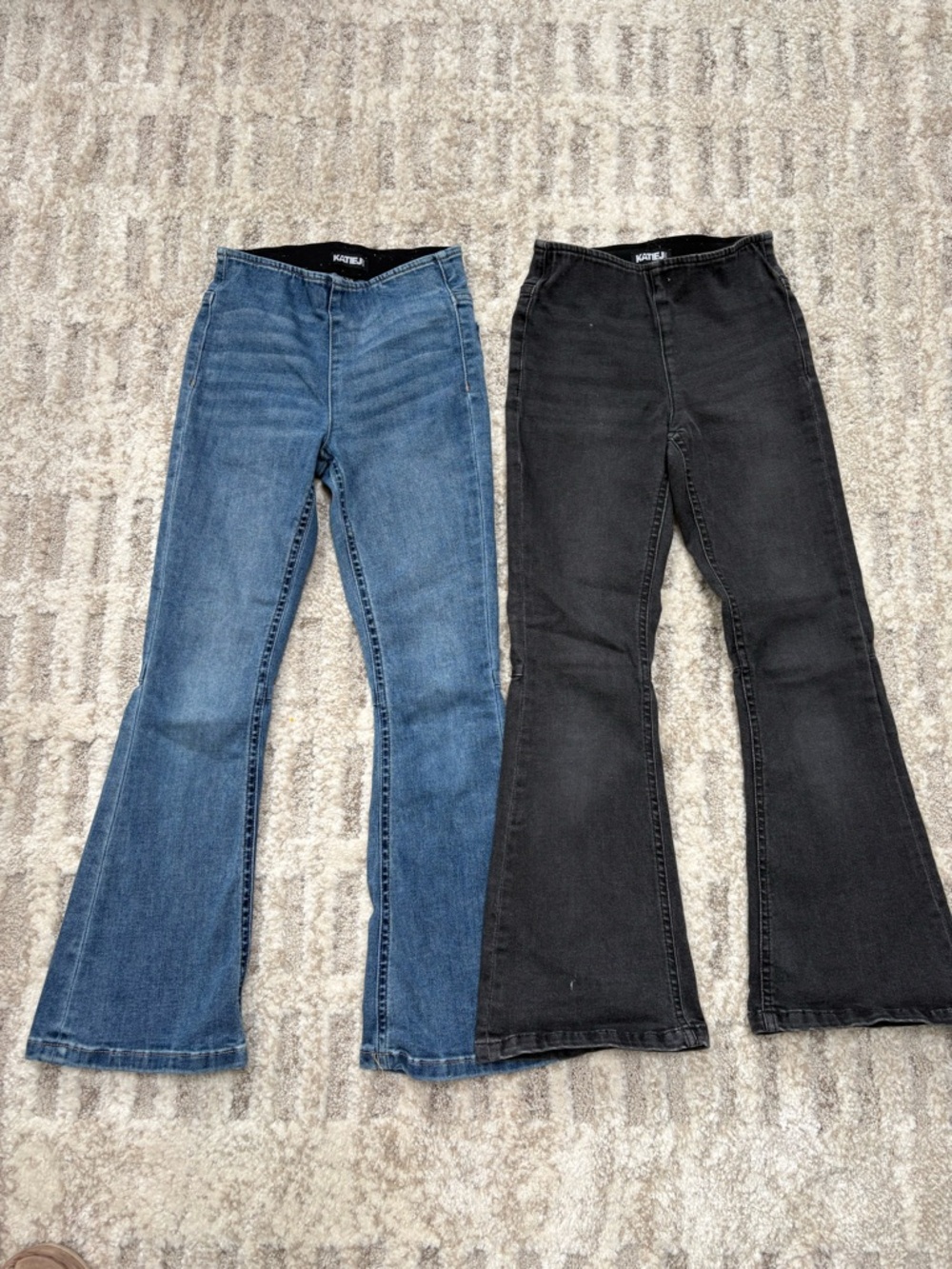 Girls size 7/8 preloved Katie J NYC Flare Jeans in Blue and Black